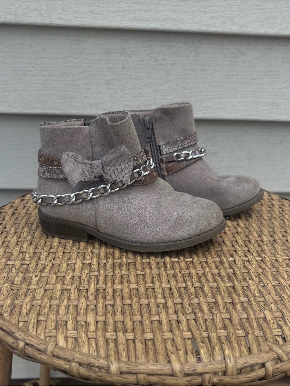 Crown Vintage Toddler Girls Grey Ankle Booties Side Zip Chain Bow Size 12M